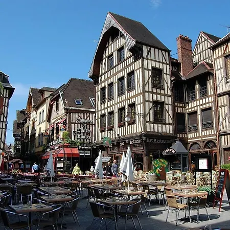 Au Vieux Apartment *
