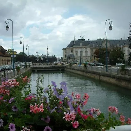 Au Vieux Apartment Troyes